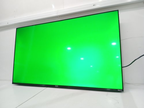 Philips 4K UHD QLED Roku Smart TV - 50" (Model: 50PQL7676) image 17