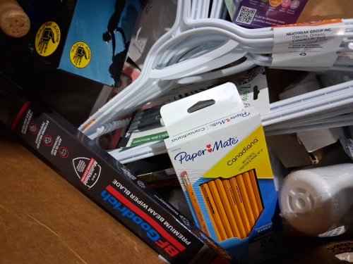 assorted MIXED item MYSTERY PALLET - VARIOUS PRODUCTS - aprox 300+ - (pallet #40) image 9