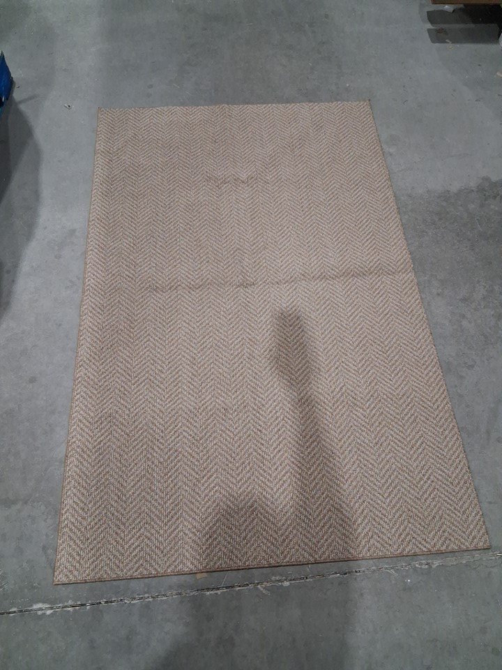 BALDOSA DECORATIVE VESTIBULE RUG - 4… | King of the North Auction