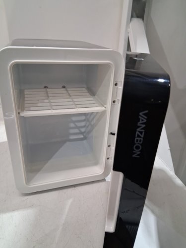 VANZON Mini Fridge With LED Mirror Lights & 2 plugs included: 12V Vehicle & household - 4l -120V - black (model: Mini-Fridge-001) image 4
