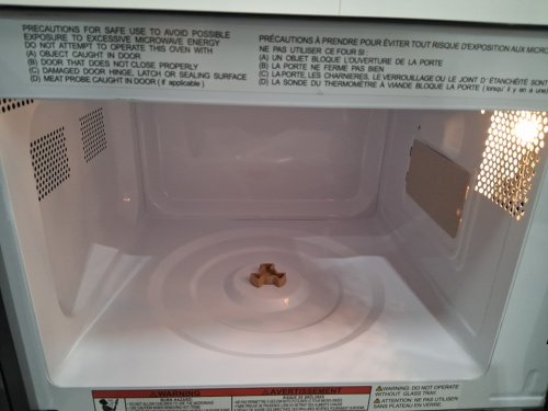Frigidaire Retro Microwave Oven - 0.7CU.FT - 700W - retro Black/Gold (Model: EMW788-BLACKGLD) image 6