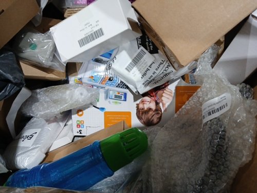 assorted MIXED item MYSTERY PALLET - VARIOUS PRODUCTS - aprox 300+ - (pallet #25) image 10