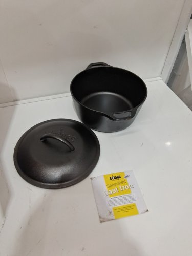 LODGE DUAL HANDLE PRE-SEASONED DUTCH OVEN CAST IRON POT WITH LID, 5QT - BLACK (MODEL: l8dolk) image 3