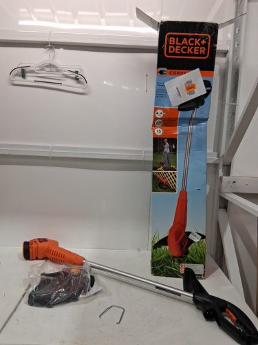 BLACK + DECKER 2-IN-1 CORDed STRING TRIMMER AND EDGER KIT- 13" CUT SWATH - orange/black (MODEL: st7700) image 2
