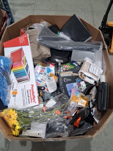 assorted MIXED item MYSTERY PALLET - VARIOUS PRODUCTS - aprox 300+ - (pallet #20) image 3