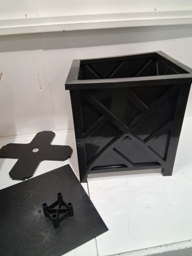 Outdoor lattice garden box with drainage - 14" x 14" - black image 3