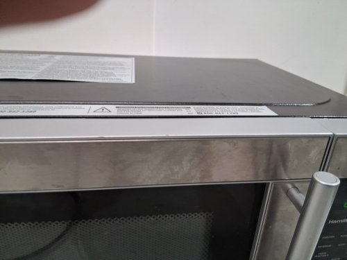 black and decker stainless steel microwave - 700W - 0.7 cuft - black/silver (model: em720cB7-P/CA) image 4