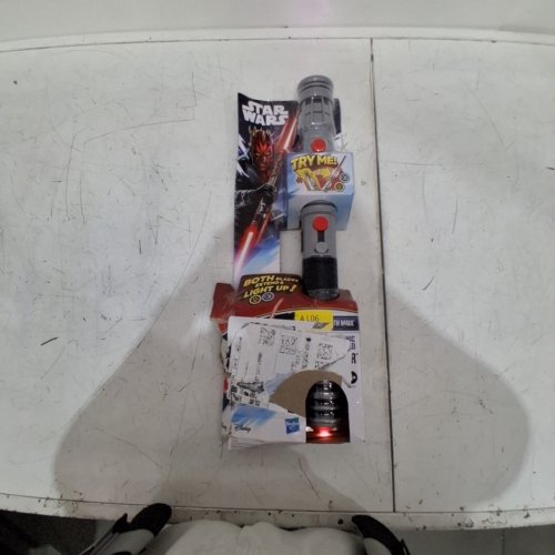 HASBRO STAR WARS DARTH MAUL ELECTRONIC DOUBLE-BLADED LIGHTSABER - GREY/RED (MODEL: G2837) image 3