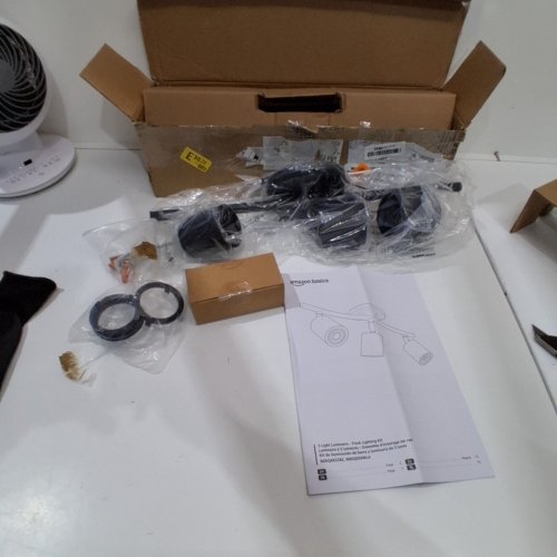 AMAZON BASICS 3-LIGHT TRACK LIGHTING KIT - 120 V - BLACK (MODEL: AB TRK3GU1050WE827) image 2