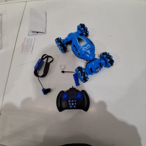 STORM STUNT RACING REMOTE CONTROL CAR 4WD WITH DOUBLE SIDED 360°ROTATION - BLACK / BLUE image 3