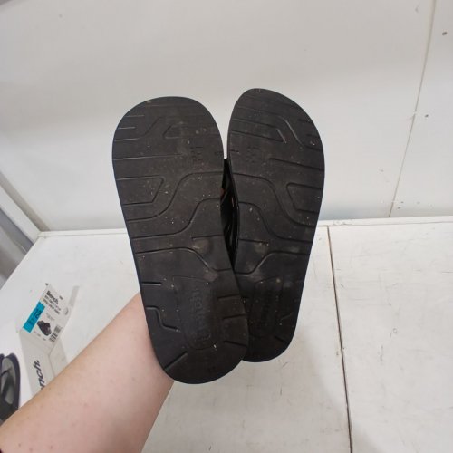 MEN'S BENCH COMFORT FLIP FLOPS - SIZE 12 - BLACK (STYLE: 1872042) image 3