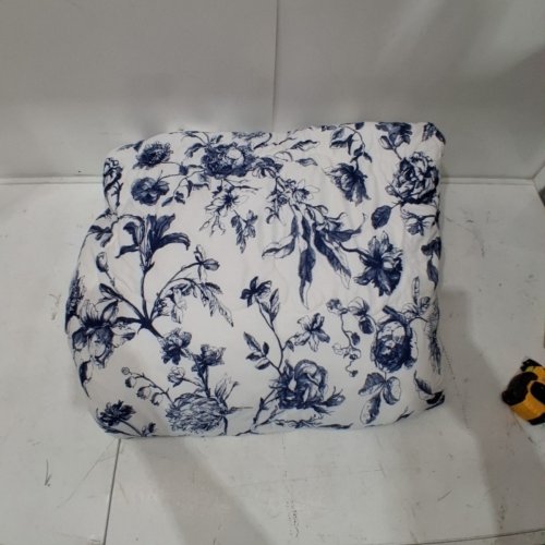 BERKSHIRE LIGHTWEIGHT COOLING BLANKET - KING - WHITE/BLUE FLORALS (MODEL: 1986201) image 2