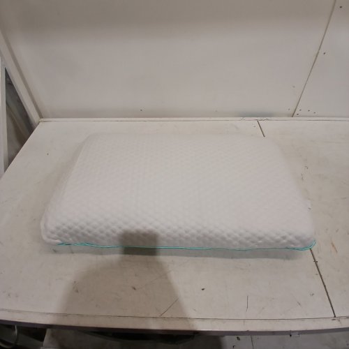 MARTHA STEWART MEMORY FOAM PILLOW - QUEEN - WHITE/BLUE PIPING (MODEL: 1392500) image 2
