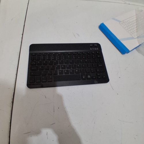 OMOTON ULTRA-SLIM WIRELESS BLUETOOTH KEYBOARD - 7 COLOUR RGB BACKLIT, RECHARGEABLE - BLACK (MODEL: KB505) image 3