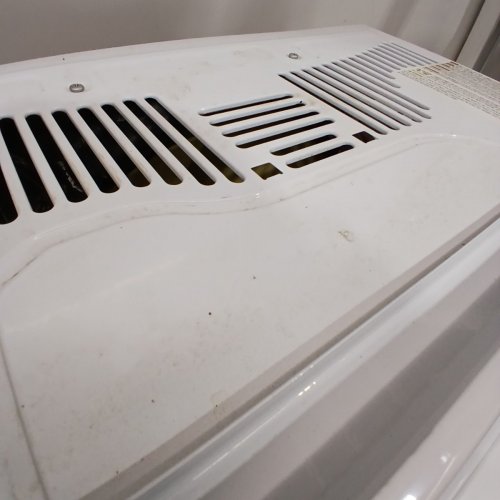 GE APPLIANCES ELECTRONIC WINDOW AIR CONDITIONER - 5,000 BTU - 150SQ.FT - WHITE (MODEL: AWAS05BWFC) image 4