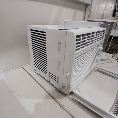 GE APPLIANCES ELECTRONIC WINDOW AIR CONDITIONER - 5,000 BTU - 150SQ.FT - WHITE (MODEL: AWAS05BWFC) image 5