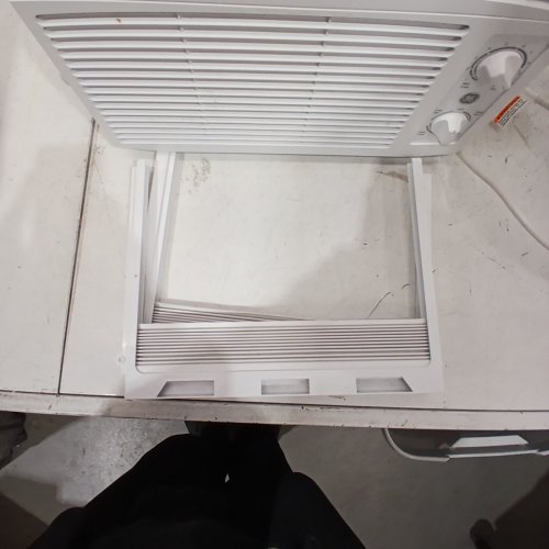 GE APPLIANCES ELECTRONIC WINDOW AIR CONDITIONER - 5,000 BTU - 150SQ.FT - WHITE (MODEL: AWAS05BWFC) image 6