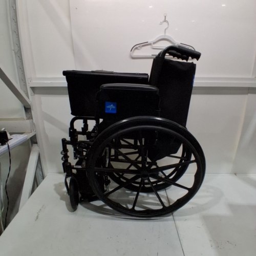 MEDLINE EXCEL K4 LIGHTWEIGHT 20" WHEELCHAIR WITH SWING-BACK FULL-LENGTH ARMS & ELEVATING LEG RESTS, 300LBS CAPACITY - BLACK (MODEL: K1206N22E) image 2