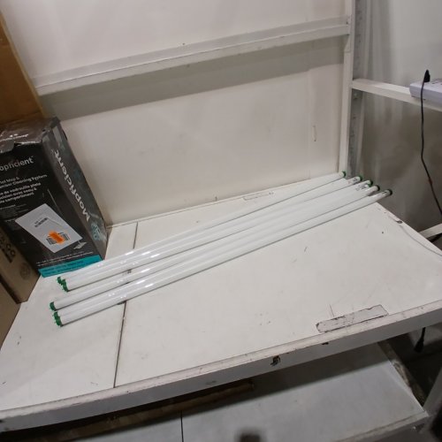 6PK PHILIPS FLUORESCENT T8 TUBES, 32 WATT, DAYLIGHT 6500K, 2600L- 48" -(MODEL:454512) image 2