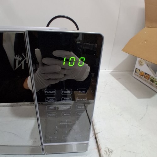 TOTAL CHEF COMPACT COUNTERTOP MICROWAVE OVEN - 700W 0.7CF - SILVER ( MODEL: TCMO-07SS) image 2