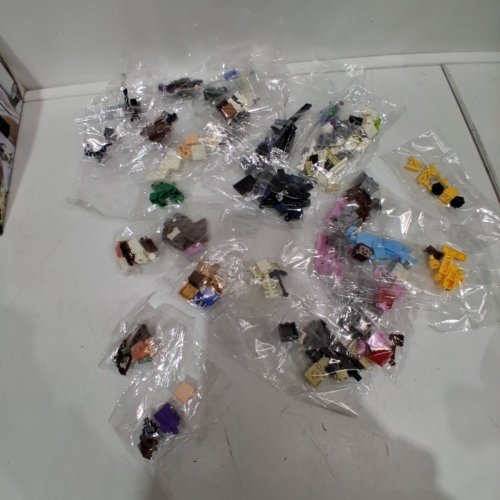 BUILDING BLOCK CHARACTER SET - MULTICOLOURED image 3