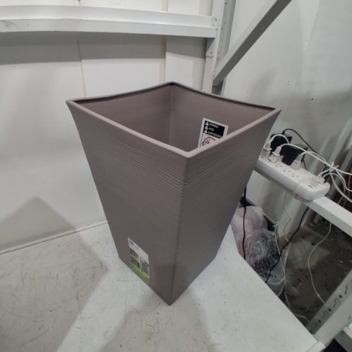 KETER WAVE TALL PLANTER POT - 22.5" - LIGHT GREY (MODEL: 1865826) image 3
