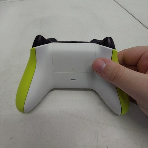 XBOX WIRELESS CONTROLLER – ELECTRIC VOLT FOR XBOX SERIES X|S, XBOX ONE, AND WINDOWS 10 DEVICES image 4