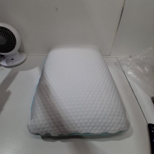 MARTHA STEWART MEMORY FOAM COOLING PILLOW - QUEEN (18" X 28") (MODEL: 1392500) image 3