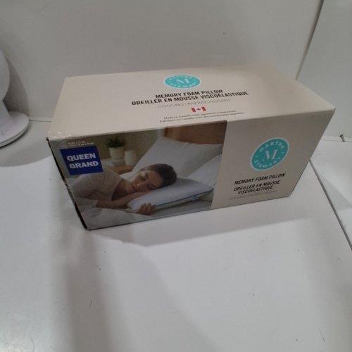 MARTHA STEWART MEMORY FOAM COOLING PILLOW - QUEEN (18" X 28") (MODEL: 1392500) image 4