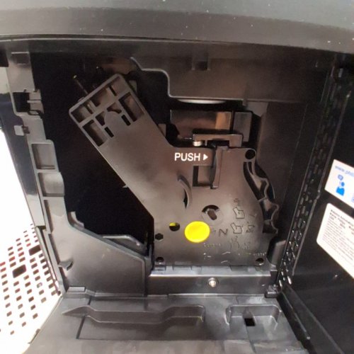 PHILIPS 3300 SERIES FULLY AUTOMATIC ESPRESSO MACHINE WITH LATTEGO MILK SYSTEM AND INTEGRATED GRINDER - GLOSSY BLACK (MODEL:EP3341/50) image 7