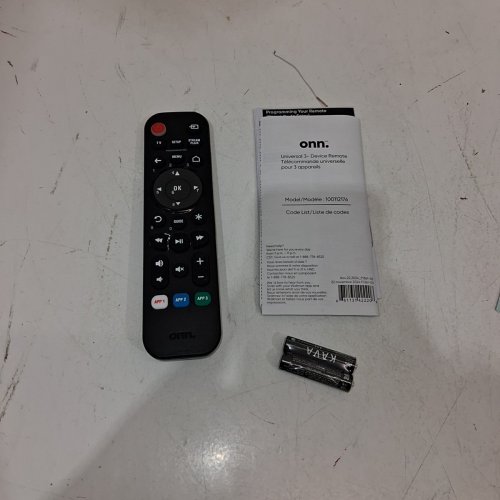 ONN. UNIVERSAL 3-DEVICE REMOTE COMPATIBLE FOR TV, STREAMING, SOUNDBAR - BLACK (MODEL: 100112176) image 2