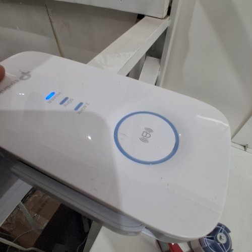 TP-LINK AC1750 WIFI EXTENDER - COVERS UP TO 2,000 SQ.FT AND 32 DEVICES - UP TO 1750MBPS DUAL BAND WIFI EXTENDER - WHITE (MODEL: RE450) image 2