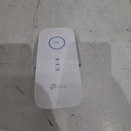 TP-LINK AC1750 WIFI EXTENDER - COVERS UP TO 2,000 SQ.FT AND 32 DEVICES - UP TO 1750MBPS DUAL BAND WIFI EXTENDER - WHITE (MODEL: RE450) image 3