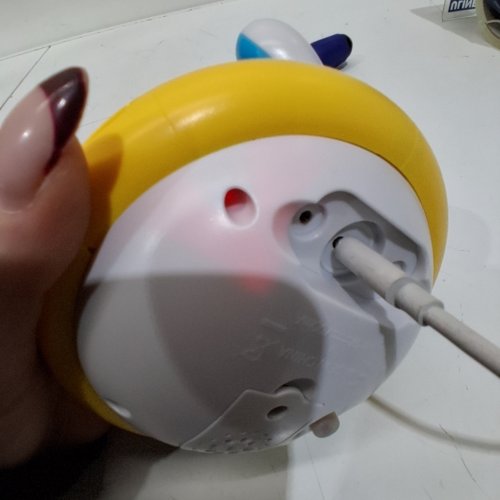 BABIES LIGHT UP WHALE SPRINKLER BATH TOY - 1 TO 3 YEARS - YELLOW/BLUE image 2