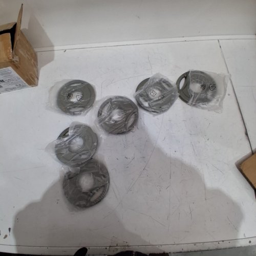 6PK AMAZON BASICS OLYMPIC GRIP WEIGHT PLATES - 2.5LBS EACH - 2" - GREY image 3