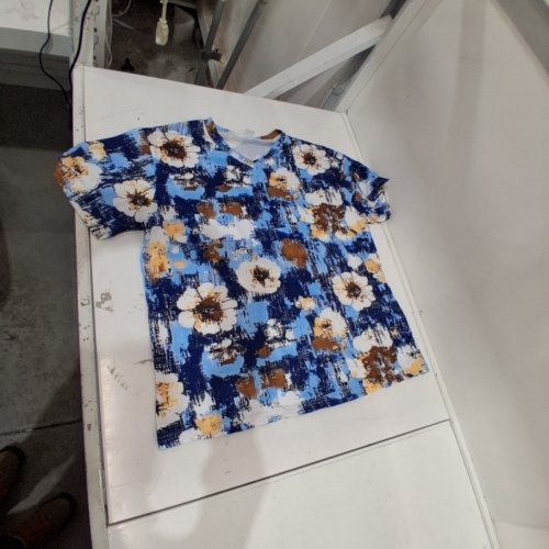 FLORAL PRINT SHORT SLEEVE T-SHIRT - EXTRA LARGE - BLUE, NAVY, WHITE, AND TAN image 2