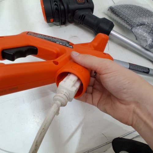 BLACK+DECKER STRING TRIMMER AND EDGER - 4AMP - 13" PATH - ORANGE (MODEL: BEST935) image 2