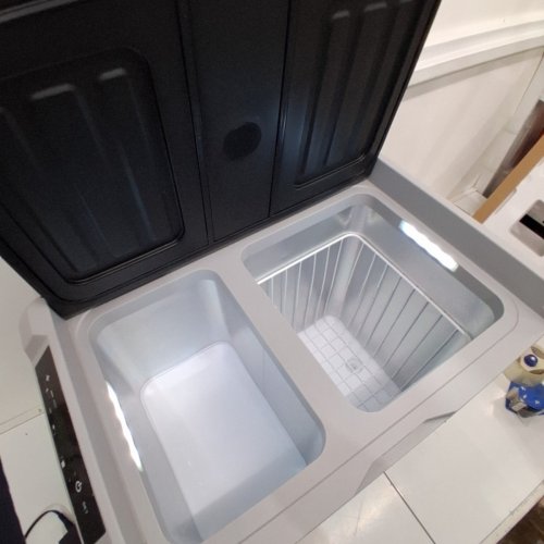 EUHOMY DUAL ZONE ELECTRIC PORTABLE COOLER - 12V/24V - 45L - BLACK/GREY (MODEL: ZBD-50D/CF024-50BL-CAEH) image 7