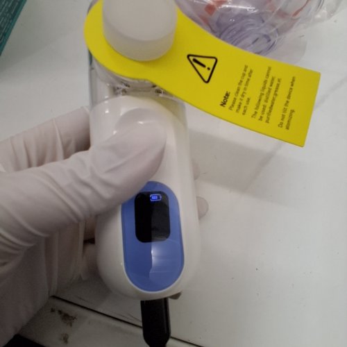 PORTABLE HANDHELD MESH NEBULIZER WITH DIGITAL LED DISPLAY - BLUE/WHITE image 2