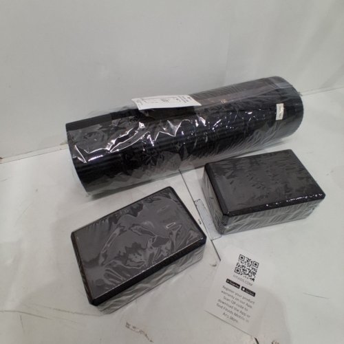4PC BALANCEFROM GOYOGA SET W/ YOGA MAT, KNEE PAD & YOGA BLOCKS - 71" X 24" X 0.5" (MAT) / 24" X 10" X 0.6" (KNEE PAD) - BLACK - (MODEL: PLUSYB-BLK) image 2