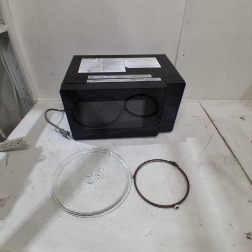 BLACK + DECKER 10 POWER LEVEL COMPACT COUNTERTOP MICROWAVE - 0.7 CU.FT / 700W - BLACK (MODEL: EM720CP7/CA) image 4