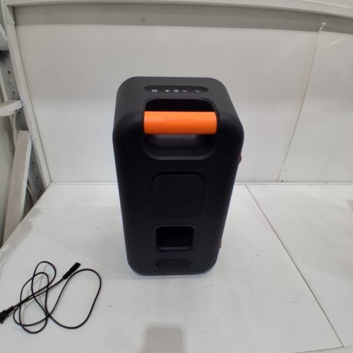 SKULLCANDY STOMP XL WIRELESS BLUETOOTH PARTY SPEAKER - INTEGRATED CARRY HANDLE​, IPX5 WATER RESISTANCE, 12-HOUR BATTERY LIFE - BLACK ORANGE (MODEL:2SKSK1851/4449801) image 6