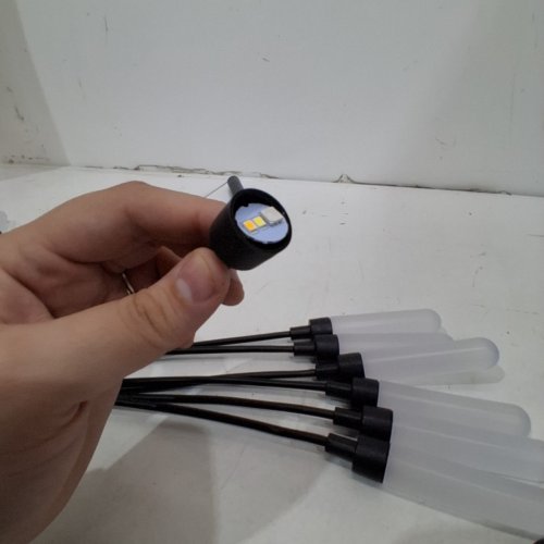 4PK AURORA LIGHTING OUTDOOR SOLAR FIREFLY CLUSTER LIGHT - 3" X 3" X 28" - 25LM - MULTICOLOURED/BLACK (MODEL: 1938050) image 4