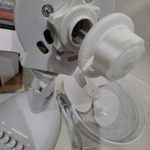 TOOLTECH 3-SPEED OSCILLATING DESK FAN - 12"D - WHITE (MODEL: 100075) image 4