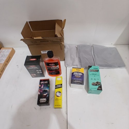 CAR DETAILING KIT WITH FOAMING WASH, FINISHING SOLUTIONS AND MICROFIBERS image 3
