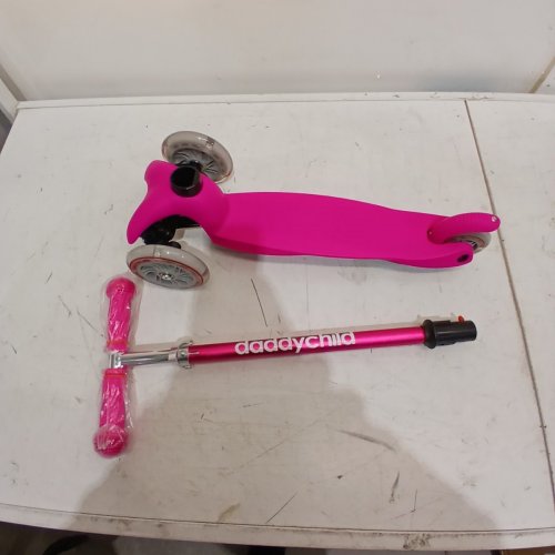 KIDS DADDYCHILD LIGHT UP FOLDING KICK SCOOTER - PINK - (S010) image 3