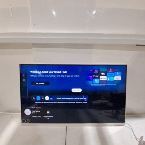 SAMSUNG M8 SERIES 32" SMART MONITOR WITH SMART TV APPS, SLIMFIT CAMERA, AND SAMSUNG VISION AI - 4K UHD AI UPSCALING - WHITE (MODEL: S32FM801UN) image 4