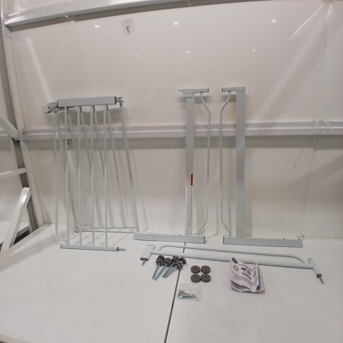 REGALO EASY STEP EXTRA WIDE METAL SAFETY GATE - 30" X 29"- 49" - WHITE (MODEL: 1164EWDS) image 2