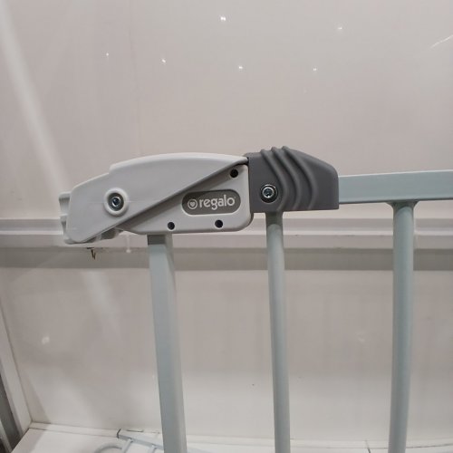 REGALO EASY STEP EXTRA WIDE METAL SAFETY GATE - 30" X 29"- 49" - WHITE (MODEL: 1164EWDS) image 6