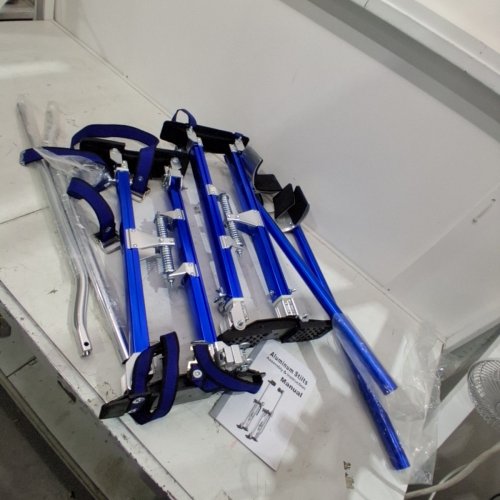 2PC GENERIC ADJUSTABLE ALUMINUM ALLOY DRYWALL STILTS - 24" - 40" - BLUE/BLACK image 2
